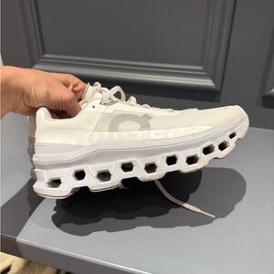 On Running Cloudtec White Athletic Shoe